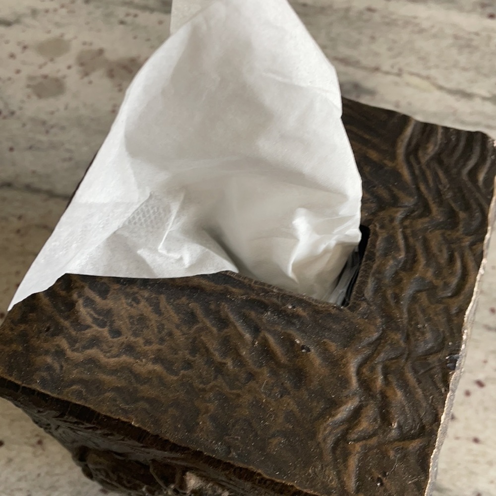 Tissue holder - Picture 5 of 5